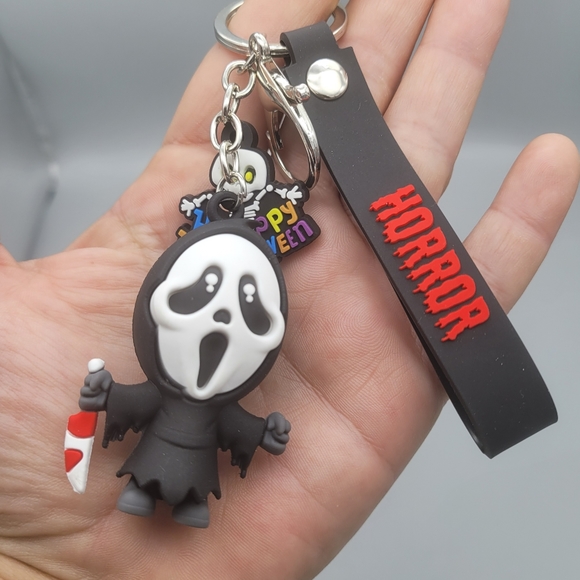Scream 3D Ghostface Horror Figure Keychain with Carrying Strap - Picture 1 of 4